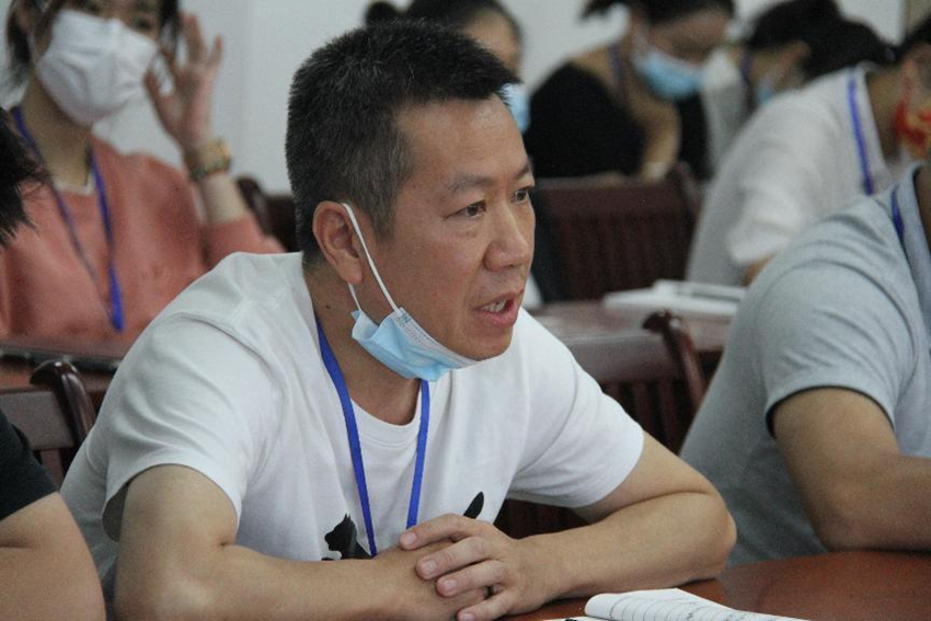 06黄洪升科长发言.png