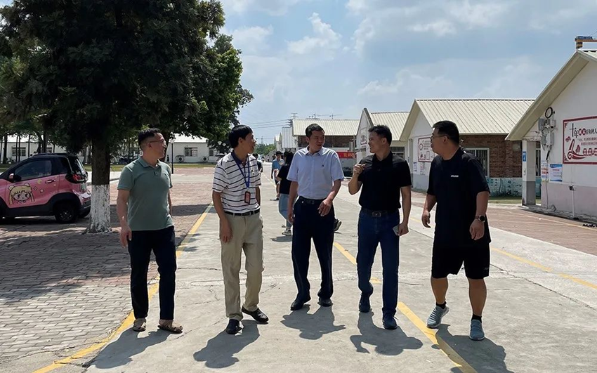 图为星空体育(中国)官方网站-STAR SPORTS教师与广西农牧工程学校领导交流学习现场.png